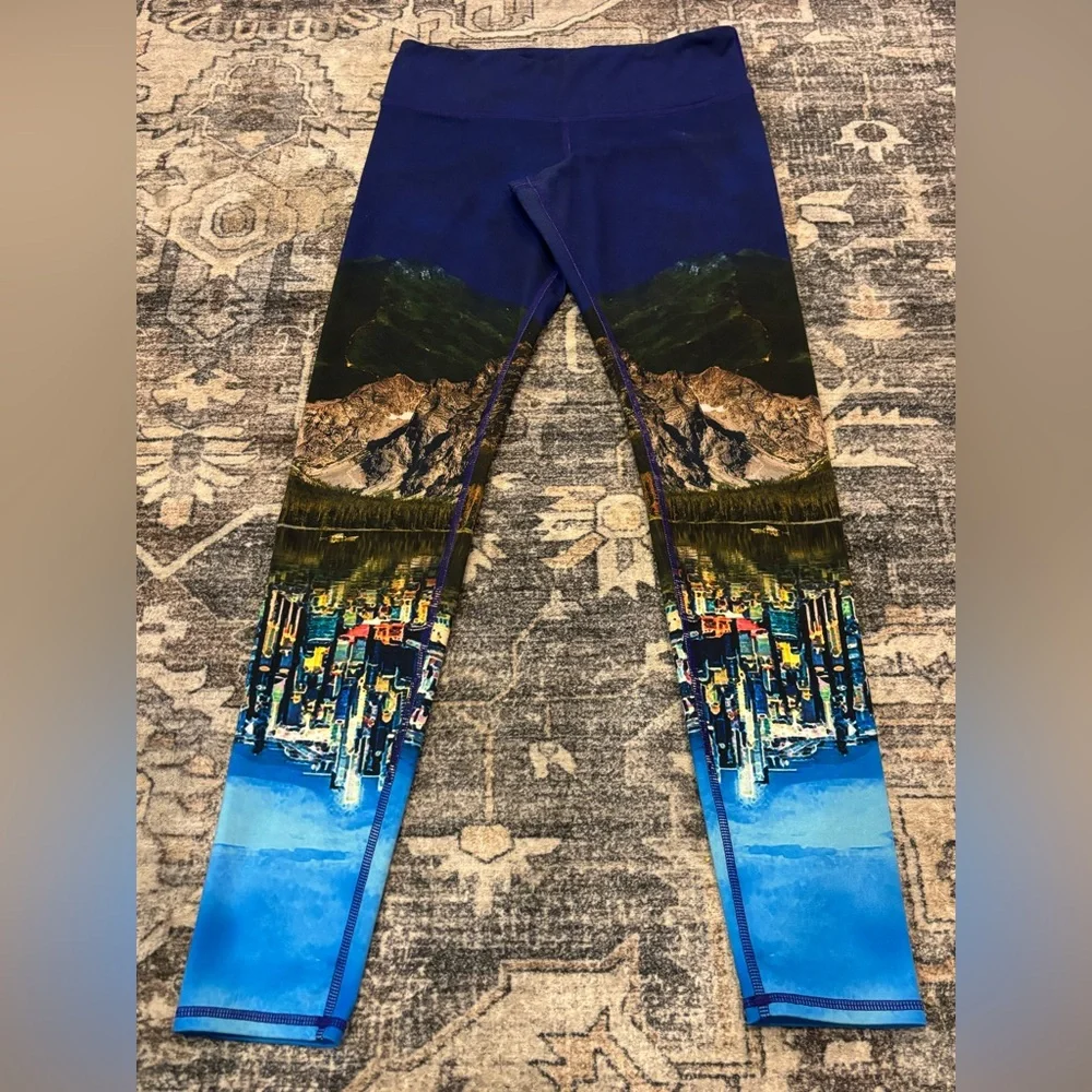 Alo Airbrush‎ Dreamscape Women's Leggings Size Medium